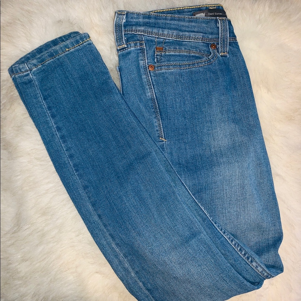 Levi Demi Curve Low Rise Skinny: size 5/27